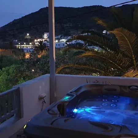 Inos House Holiday home